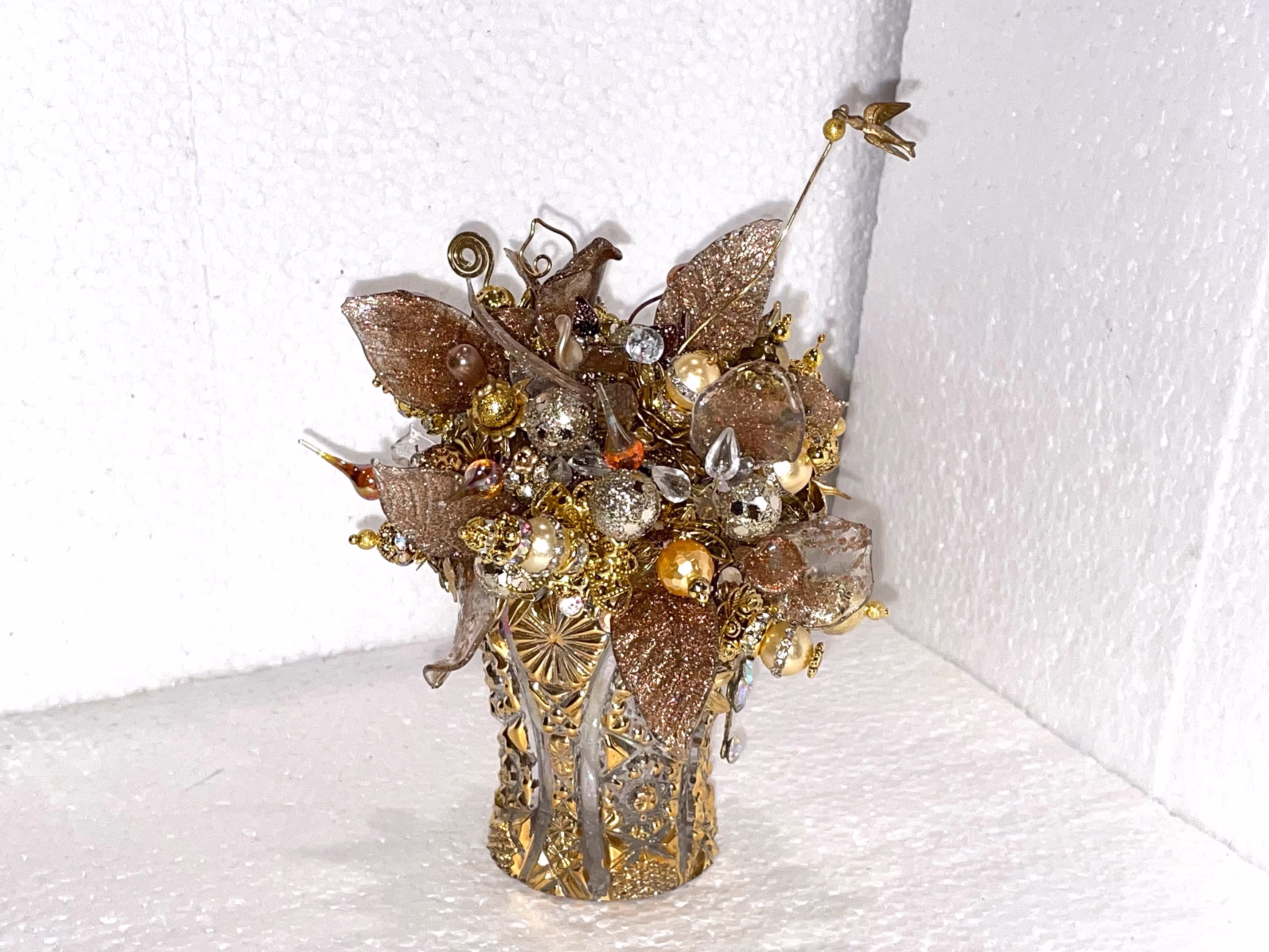 Exquisite Vtg. Imperial Leaded Cut Glass Vase W/22K Gold Gilt Overlay, > 45 Handmade Flowers, Venetian & Torched - Mint