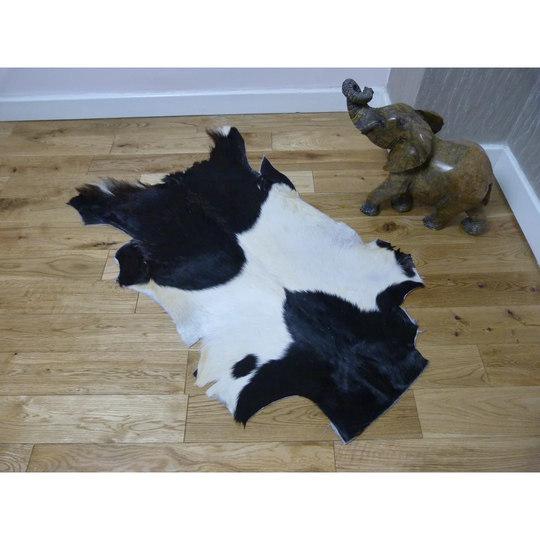 Samora Handmade Goatskin White/Black Rug
