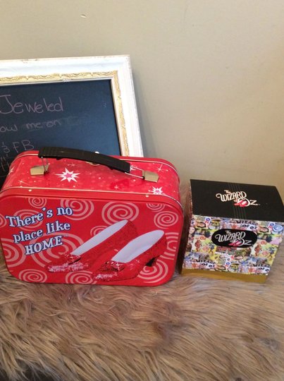 Wizard Oz Bundle Set Ruby Slippers Tin Tote, Cylindrical Nightlight, S&p Cowardly