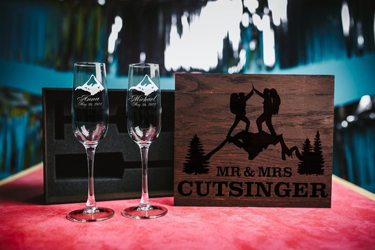Outdoor Wedding Glasses, Hiking Couple Set Of 2 Champagne Toasting Glasses, Mr. Mrs. Wedding Flutes