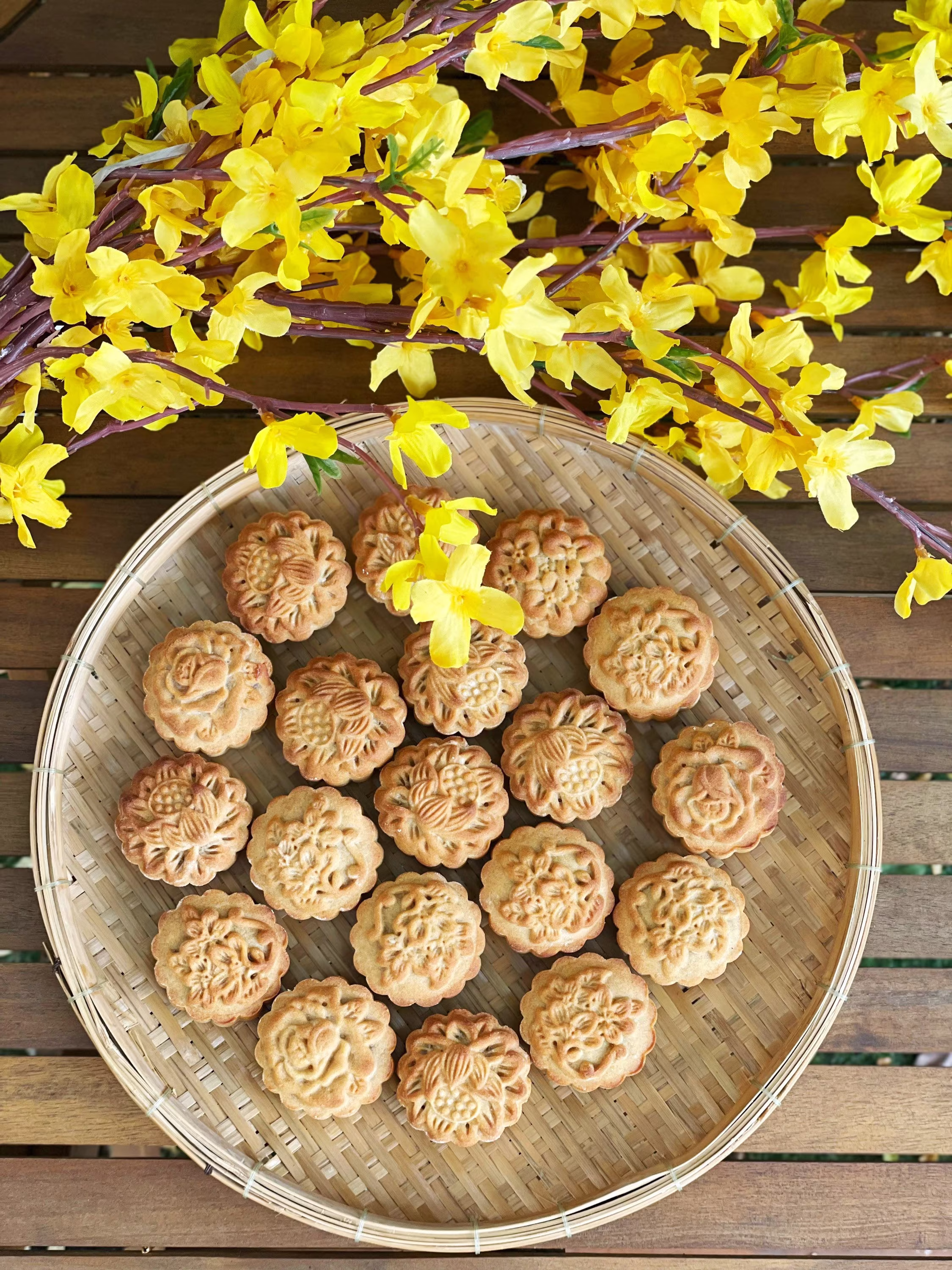 Mooncake - Traditional Mid-Autumn Cake