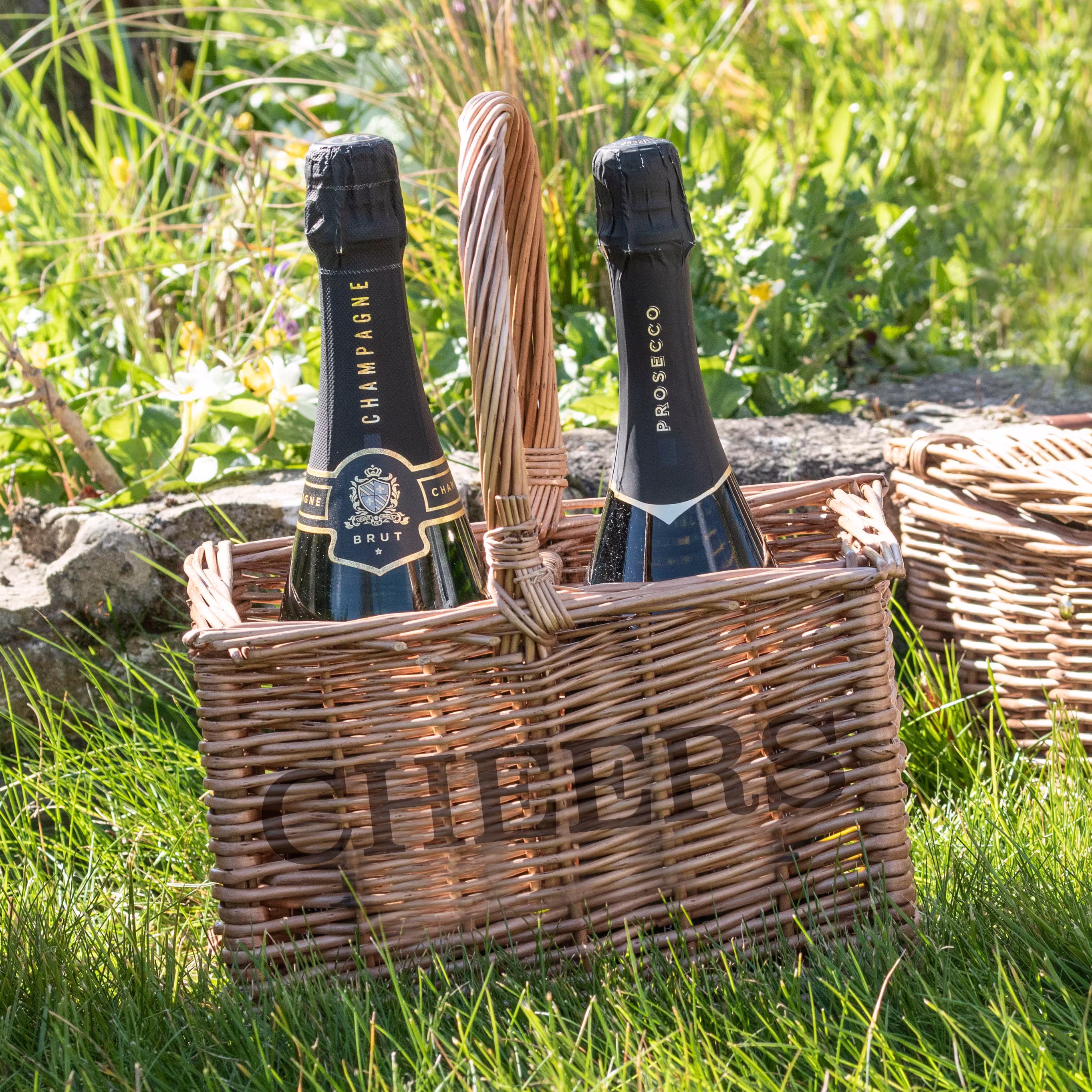 Cheers Wicker Two Bottler Carrier, Steamed Willow Picnic Wine, Champagne, Prosecco Holder