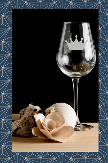 Crown King Queen Princess Engraved On Wine Glass. Beautiful Etched Personalised With Any Name. Design Won't Wear Off Like Vinyl.48