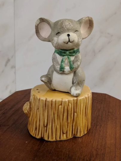 Vintage Kitsch Mouse & Lefton Stump Made in Japan Salt Pepper Shakers Collectable Knick Knack