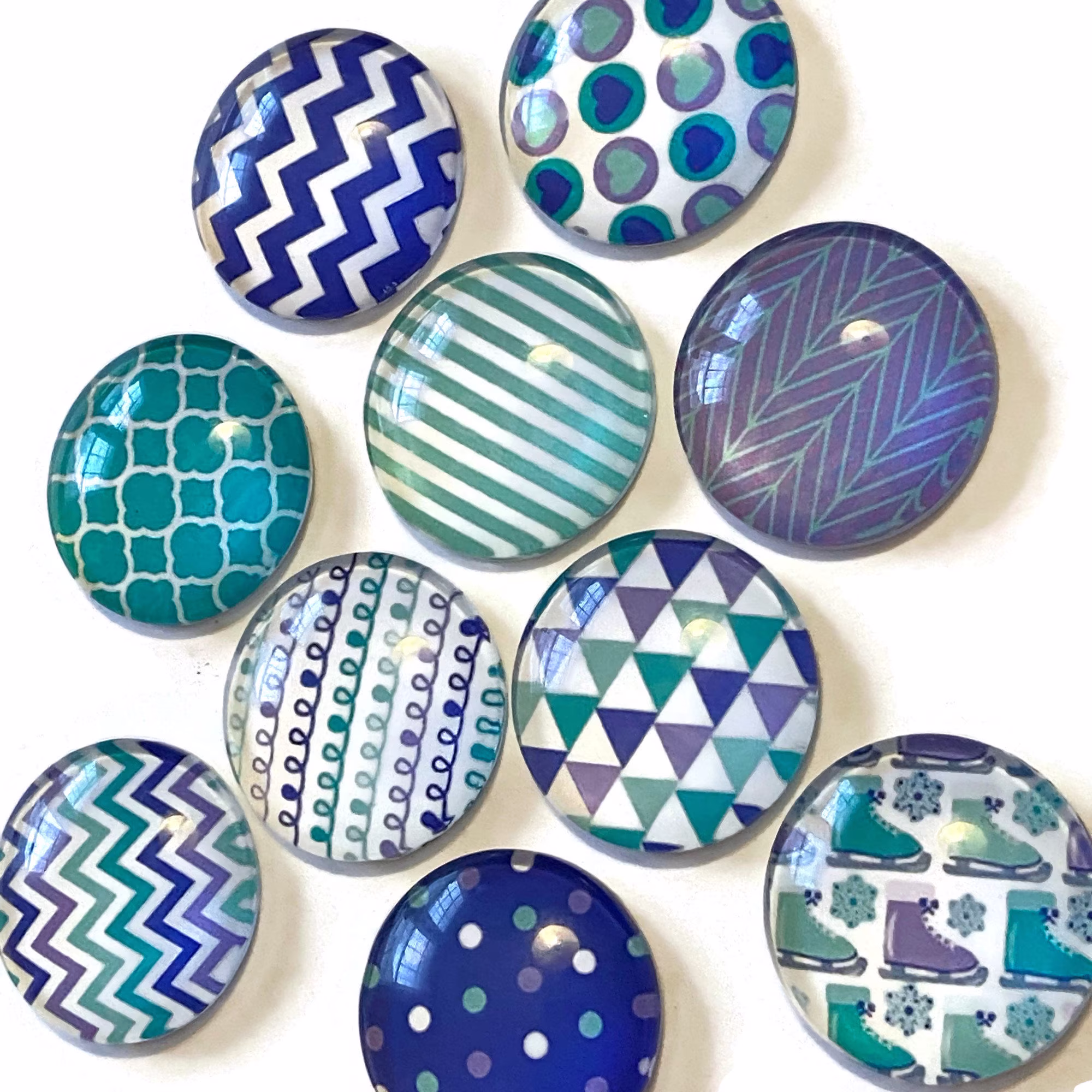 10 Winter Fling Round Glass 1 Inch Cabochons