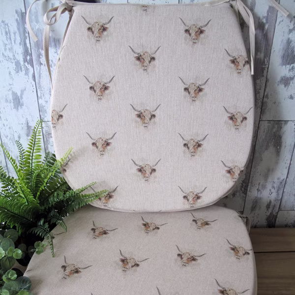 Set Of 4, 6 Or 8 Small Cows Reversible Classic D Seat Pads, Small Cow Print Design Kitchen Chair Pad. Bistro, Bar Patio Seat