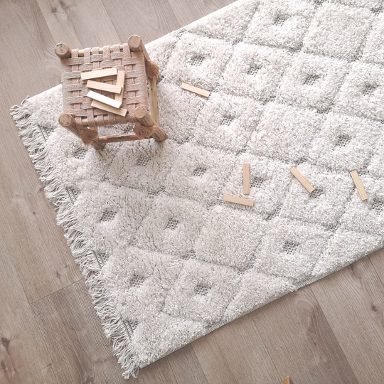 Putman Tufted White/Violet Rug