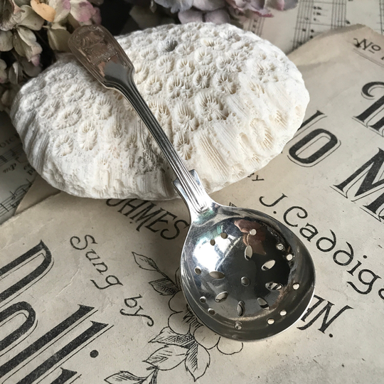 Vintage Sugar Sifter Spoon. Silver Plate Fiddle Thread & Shell Design. Master Culter. Shabby Chic. Downton Abbey. Food Photo Props