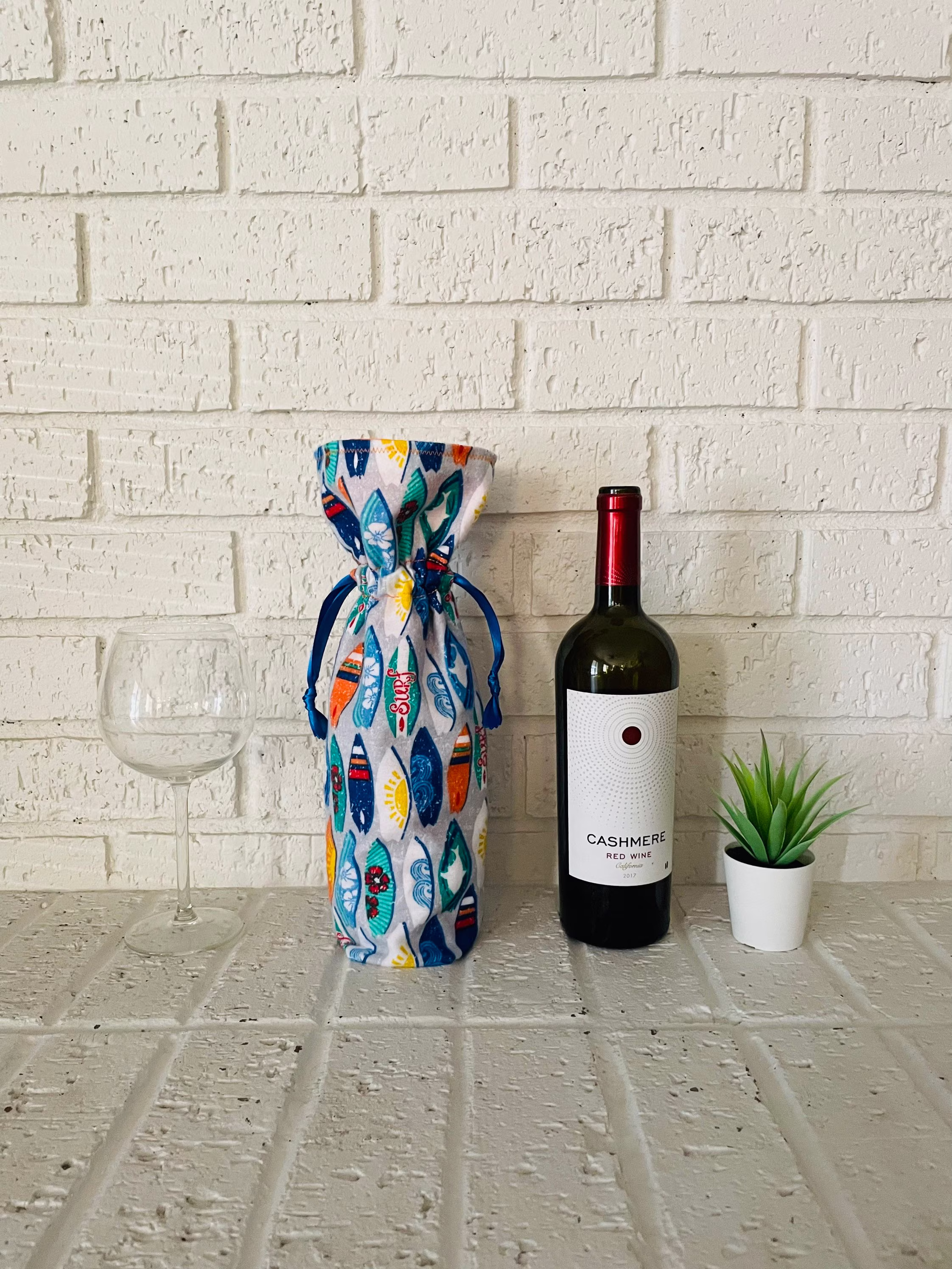 Surfing Wine Bag, Surf Birthday Party, Party Favors, Shop Decor, Surfer Themed Gifts, Gifts For Surfer, Modern Decor