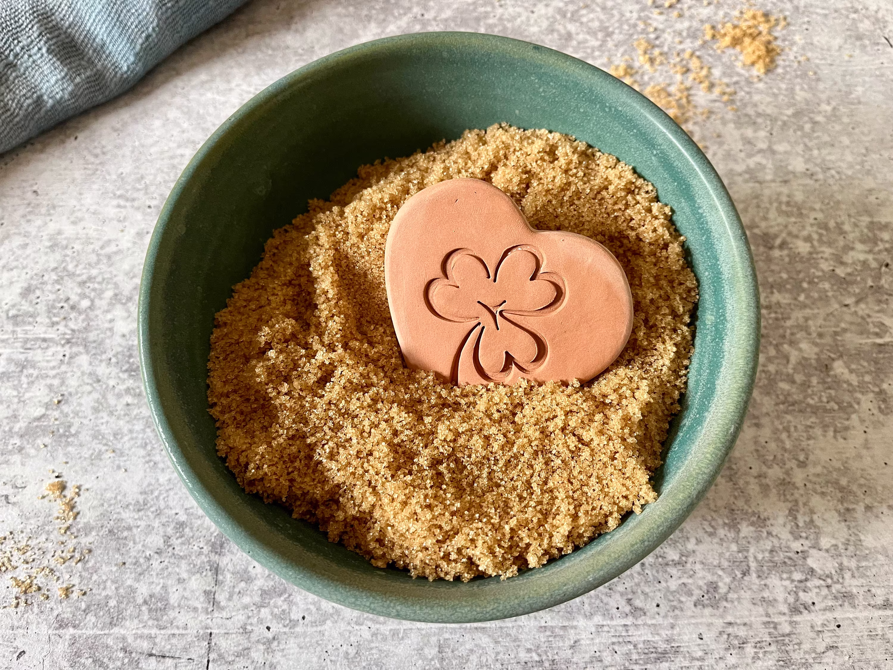 Heart Sugar Keeper With Irish Shamrock - Brown Saver/ Ceramic Essential Oil Diffuser - Aromatherapy Gift - St. Patrick's Day Gift