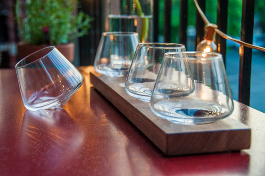 Flight Of Four Aerating 5Oz Whiskey Glasses with Walnut Finished Stand
