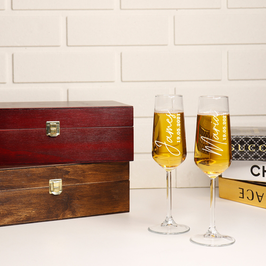 Wedding Champagne Flutes, Mr & Mrs Personalized Glasses, Toasting Favors, Gift For Couples