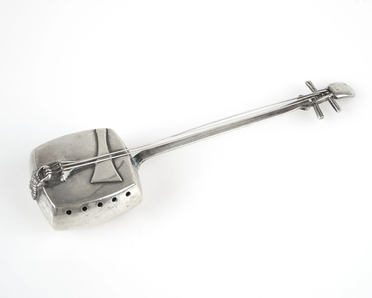 Vintage Japanese Sterling Silver Pepperette Pepper Pot in The Form Of A Shamisen Musical Instrument